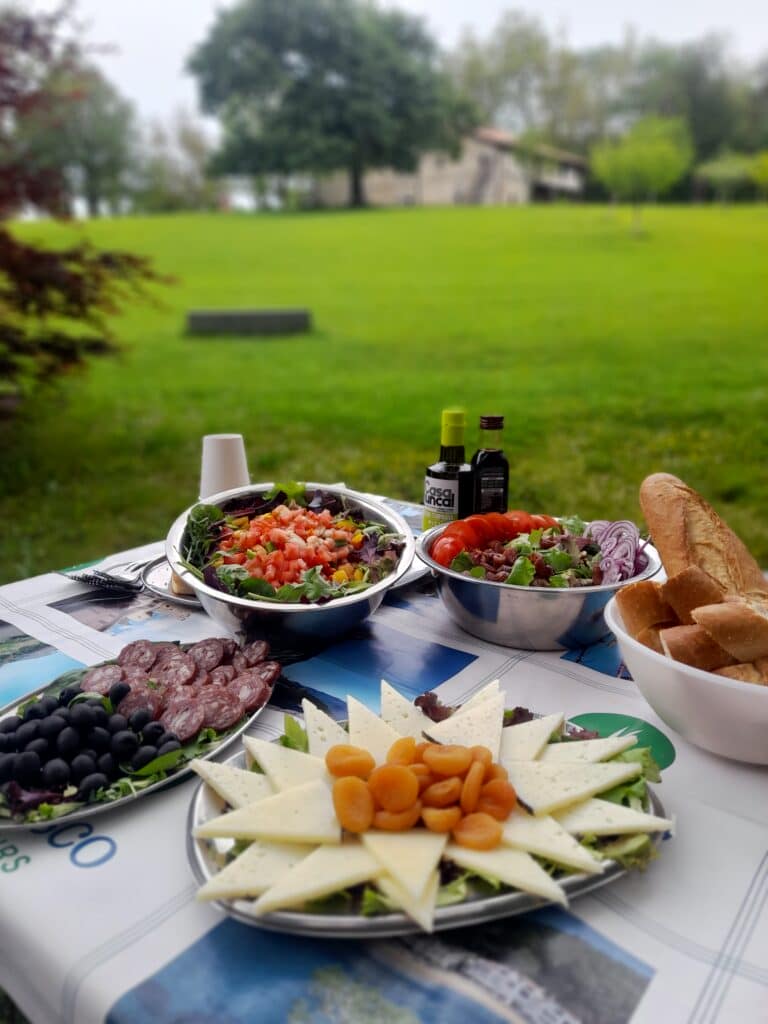 Fresco Tours gourmet picnic lunch at Chillida Leku
